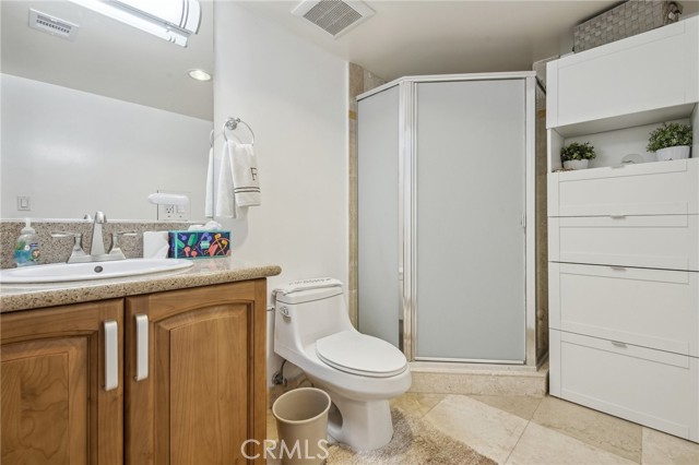 Detail Gallery Image 21 of 23 For 11218 Camarillo St #305,  Toluca Lake,  CA 91602 - 3 Beds | 3 Baths