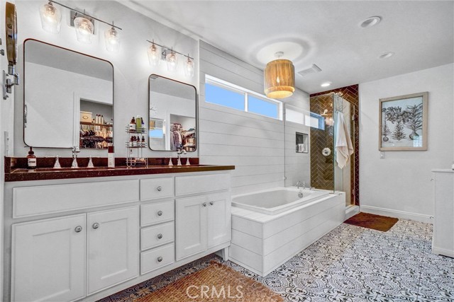 1 Deerwood W, Irvine CA: https://media.crmls.org/medias/b3e786b5-778e-4092-9f5a-4540626ff57a.jpg