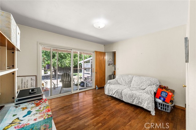 1830 E Victoria Avenue, San Bernardino CA: https://media.crmls.org/medias/b3e7e072-f3a9-4a68-97ff-67f3bacef9eb.jpg