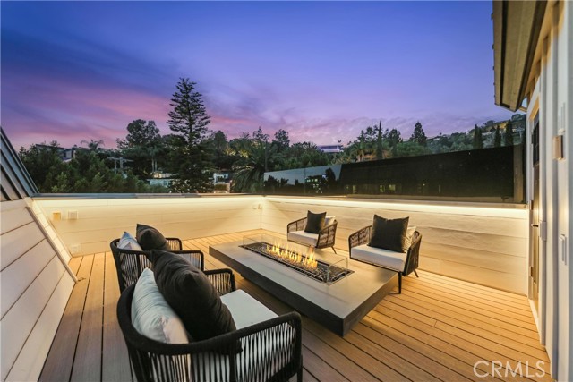 1264 Ozeta Terrace, West Hollywood CA: https://media.crmls.org/medias/b3e80d49-5b38-4de5-92d2-22db10807f93.jpg