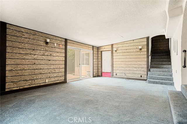 3061 W Oregon Street, Rialto CA: https://media.crmls.org/medias/b3e8126f-7794-4ad1-a45e-63da73148752.jpg
