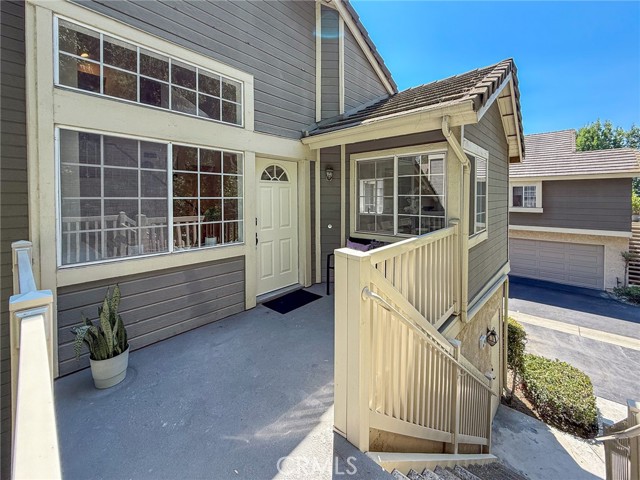 20725 E Crest Ln, Walnut CA: https://media.crmls.org/medias/b3e8aed3-9628-4fe1-8441-d3c53cf442e7.jpg