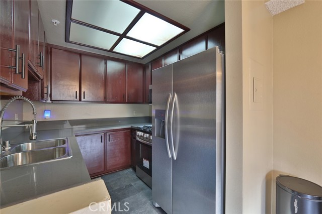 Detail Gallery Image 7 of 32 For 222 S Catalina Ave #9,  Pasadena,  CA 91106 - 3 Beds | 3/1 Baths