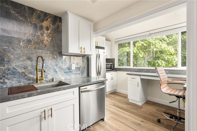 Detail Gallery Image 22 of 42 For 17110 Bluewater Ln, Huntington Beach,  CA 92649 - 1 Beds | 1/1 Baths