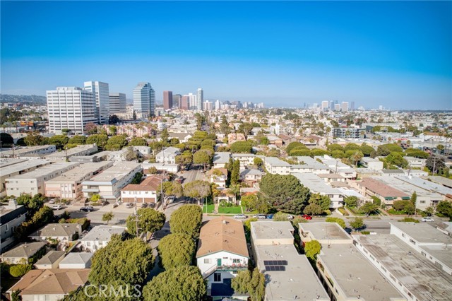 Detail Gallery Image 34 of 36 For 1304 Berkeley St #3,  Santa Monica,  CA 90404 - 4 Beds | 2 Baths