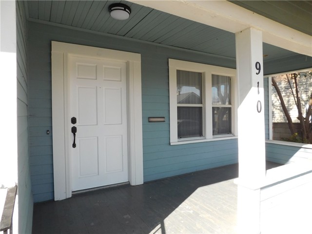 Image 1 of 21 For 910 Sheridan