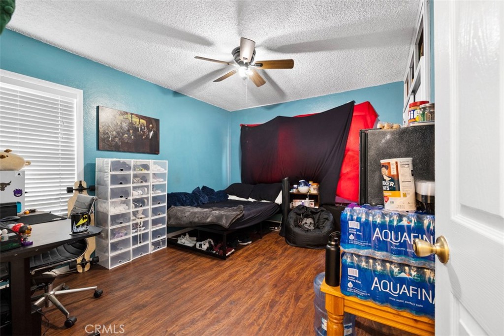 1523 W 12th Street