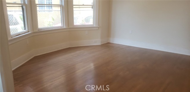 6201 Santa Fe Avenue, Huntington Park CA: https://media.crmls.org/medias/b3eee3a0-60bd-4c9f-802e-73e7514ce9d4.jpg