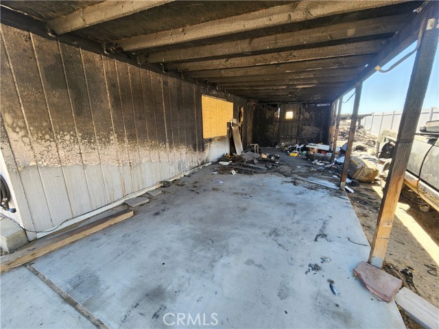 19006 Joshua Street, Adelanto CA: https://media.crmls.org/medias/b3ef6990-b1d3-463c-876a-0f51bbcb288a.jpg