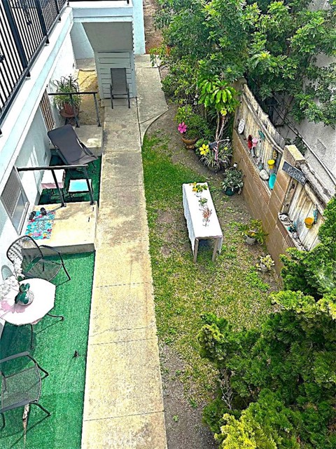 The Central Yard Area Offers Privacy and a Nice Community Area For The Tenants. The Central Yard Area Offers Privacy and a Nice Community Area For The Tenants.