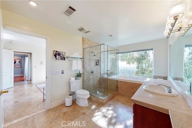 Detail Gallery Image 31 of 66 For 11832 S Circle Dr, Whittier,  CA 90601 - 5 Beds | 6/1 Baths