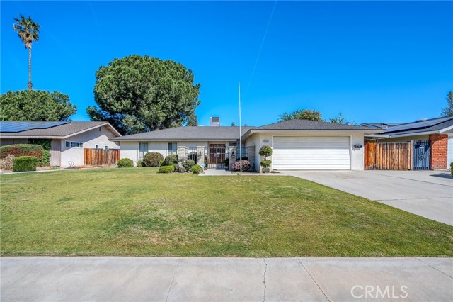 Detail Gallery Image 1 of 1 For 6304 Cochran Dr, Bakersfield,  CA 93309 - 5 Beds | 2/1 Baths