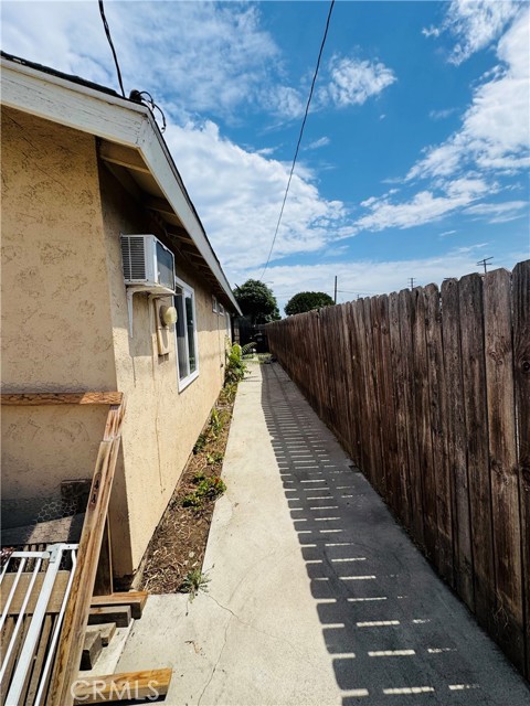 7411 Elsie Street, Los Angeles CA: https://media.crmls.org/medias/b3f1e15d-3b20-42a8-a2b2-643963ce73ef.jpg
