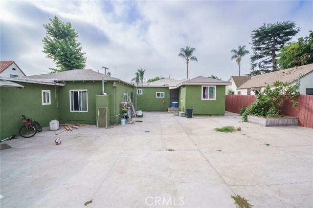 1007 E Kay Street, Compton CA: https://media.crmls.org/medias/b3f350ce-2baf-448d-bdc9-aac66d61713d.jpg