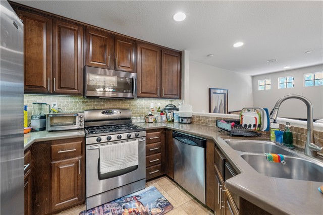 Detail Gallery Image 8 of 34 For 92 New Season, Irvine,  CA 92602 - 2 Beds | 2/1 Baths