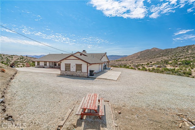 5329 Hubbard Road, Acton CA: https://media.crmls.org/medias/b3f49868-dace-4915-b659-5d3f14199cfd.jpg