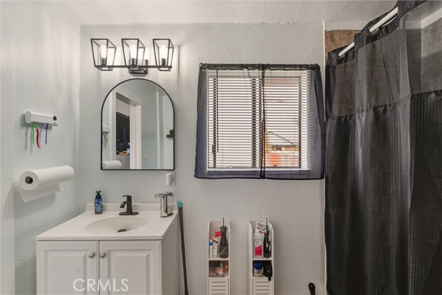 Detail Gallery Image 11 of 21 For 1223 W 68th, Los Angeles,  CA 90044 - 3 Beds | 1 Baths