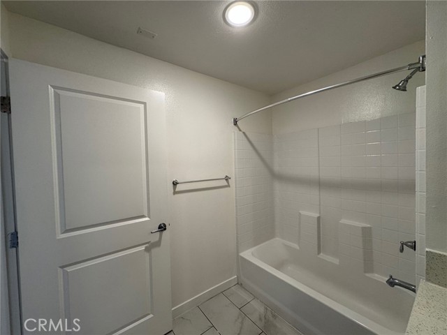 Detail Gallery Image 12 of 37 For 1025 S Berendo St #411,  Los Angeles,  CA 90006 - 2 Beds | 2 Baths