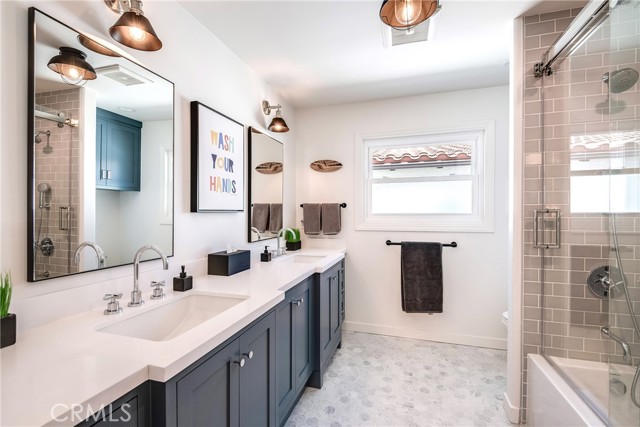 1720 Oak Avenue, Manhattan Beach, California 90266, 4 Bedrooms Bedrooms, ,4 BathroomsBathrooms,Residential,Sold,Oak,SB22020693