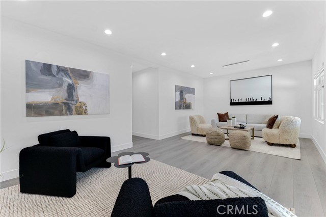 Detail Gallery Image 14 of 46 For 1626 Winona Bld, Los Angeles,  CA 90027 - 5 Beds | 5 Baths