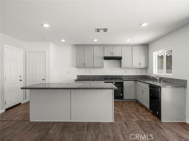 Detail Gallery Image 10 of 41 For 2153 E Newgrove St, Lancaster,  CA 93535 - 3 Beds | 2 Baths