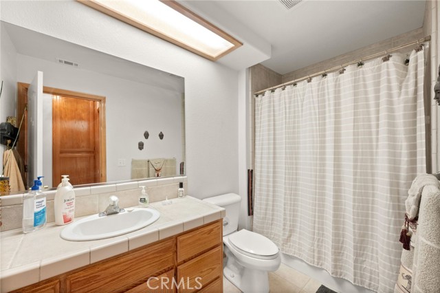 12710 Yorkshire Drive, Apple Valley CA: https://media.crmls.org/medias/b3f722d9-b30b-4aa0-a575-e71de996a35d.jpg