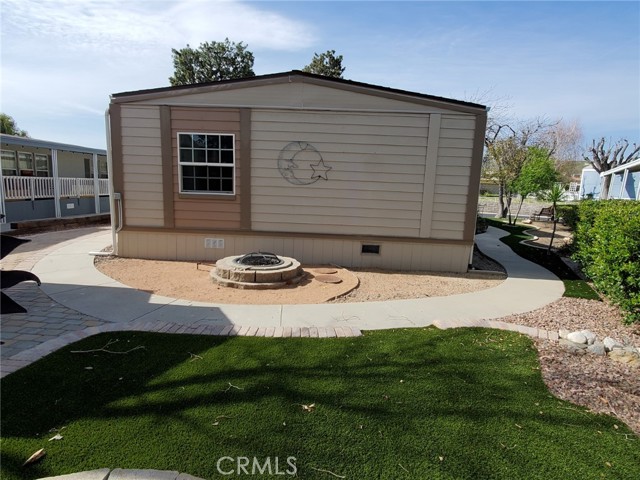 Detail Gallery Image 8 of 23 For 21204 Seepwillow Way, Canyon Country,  CA 91351 - 2 Beds | 2 Baths