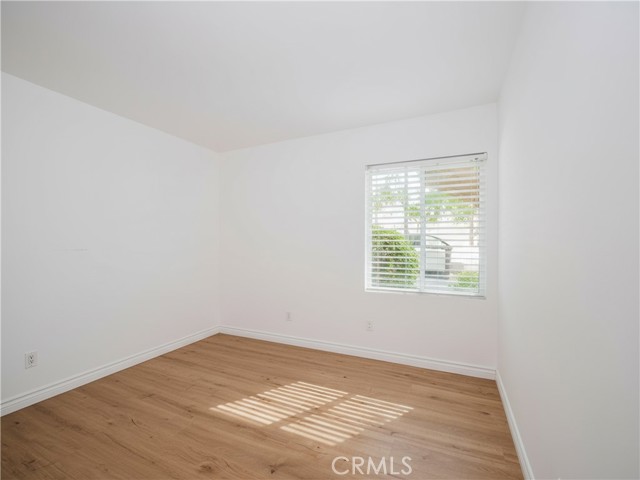 Detail Gallery Image 7 of 25 For 5700 Etiwanda Ave #102,  Tarzana,  CA 91356 - 3 Beds | 2 Baths