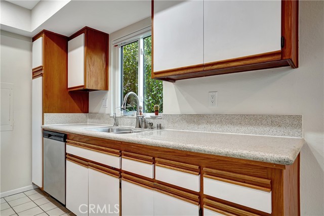 Detail Gallery Image 7 of 44 For 1351 N Crescent Heights Bld #308,  West Hollywood,  CA 90046 - 3 Beds | 2 Baths