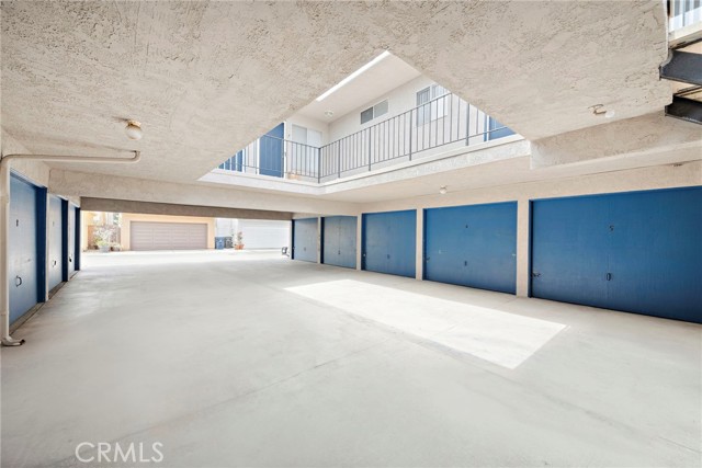 221 10th Street, Huntington Beach CA: https://media.crmls.org/medias/b3f8e79a-731a-493b-862e-2c2d39aba85c.jpg