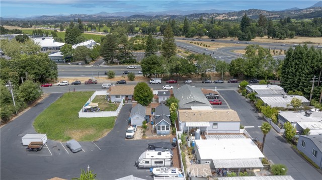 5250 Whispering Creek Drive, Santa Rosa CA: https://media.crmls.org/medias/b3f91598-91a4-4c4e-92c9-c63840a45838.jpg