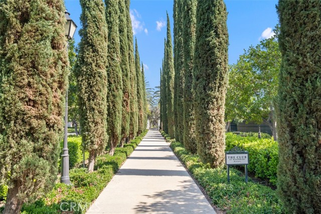 20 Townsend, Irvine CA: https://media.crmls.org/medias/b3f95deb-f75e-40f3-8d56-99927054d321.jpg