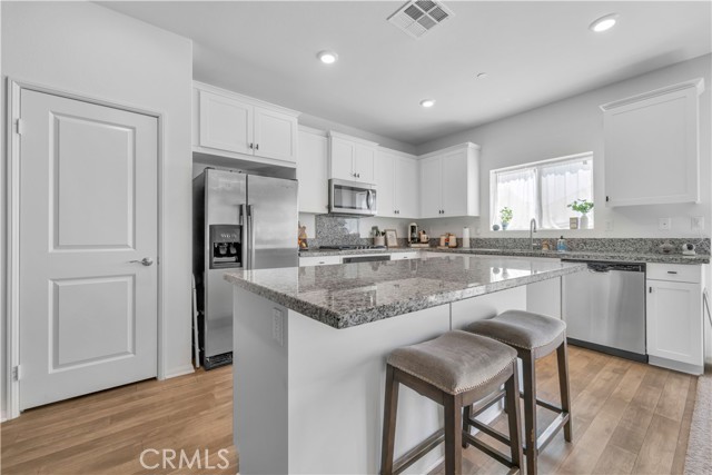 4422 Jade Court, Lancaster CA: https://media.crmls.org/medias/b3f9827a-6c06-408b-a9b6-e1bf9a752180.jpg
