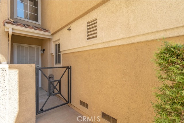 Detail Gallery Image 5 of 43 For 1150 San Marino Ct #103,  Corona,  CA 92881 - 3 Beds | 2/1 Baths