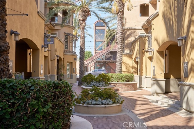 Detail Gallery Image 34 of 39 For 303 Market Ct, Fullerton,  CA 92832 - 3 Beds | 3 Baths