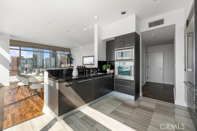 Detail Gallery Image 12 of 32 For 900 W Olympic, Los Angeles,  CA 90015 - 2 Beds | 3 Baths