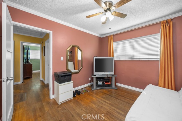 Roon 2 entry & hallway