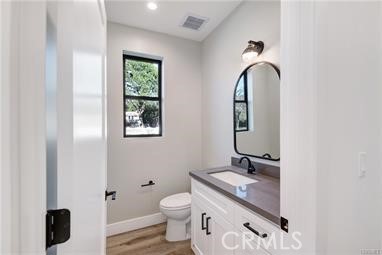 Detail Gallery Image 23 of 32 For 13364 Pala Ave, Sylmar,  CA 91342 - 7 Beds | 6/1 Baths