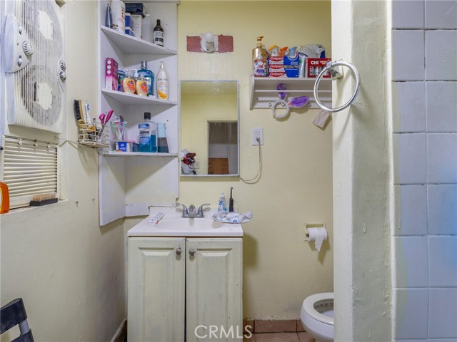 Detail Gallery Image 13 of 35 For 2313 N Niagara St, Burbank,  CA 91504 - – Beds | – Baths