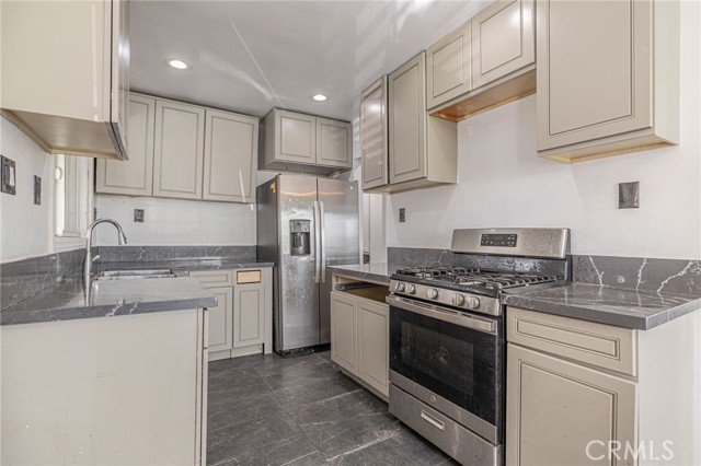 Detail Gallery Image 9 of 19 For 1201 S Grandee, Compton,  CA 90220 - 3 Beds | 2 Baths