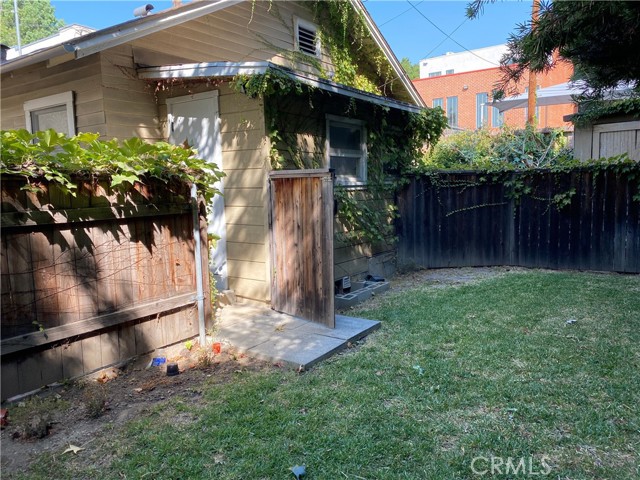 Detail Gallery Image 9 of 9 For 701 Mira Monte Pl, Pasadena,  CA 91101 - 1 Beds | 1 Baths