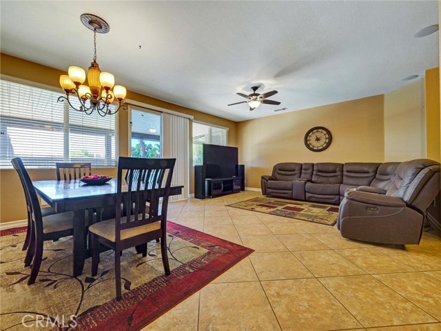 Detail Gallery Image 15 of 59 For 9737 Espada Creek, Moreno Valley,  CA 92557 - 4 Beds | 3 Baths