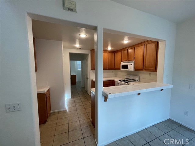 Detail Gallery Image 10 of 24 For 3278 Laval Ln, Riverside,  CA 92503 - 3 Beds | 2/1 Baths