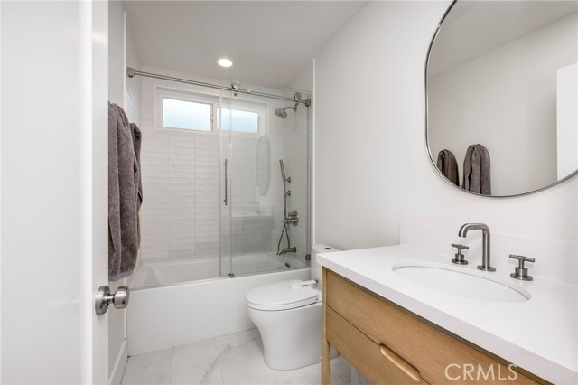 Detail Gallery Image 12 of 15 For 3420 Alma Ave, Manhattan Beach,  CA 90266 - 3 Beds | 3 Baths