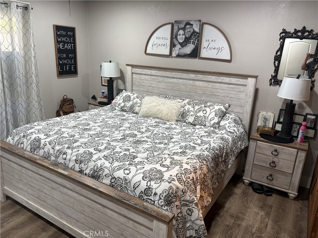 https://media.crmls.org/medias/b4007933-14f8-422c-ac82-156e60cae0b4.jpg?preset=X-Large
