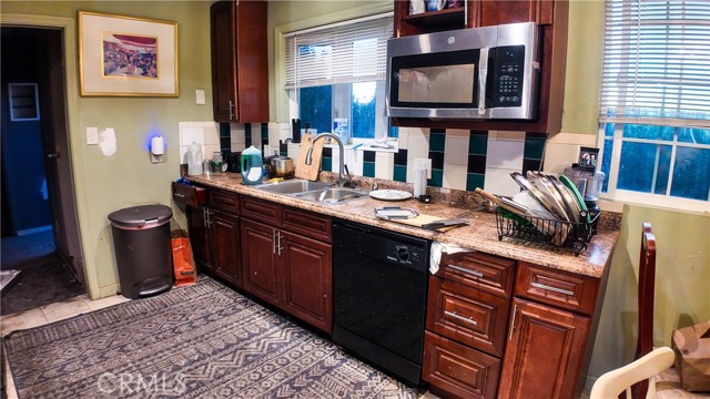 Detail Gallery Image 11 of 35 For 2719 Xavier, East Palo Alto,  CA 94303 - 7 Beds | 4 Baths