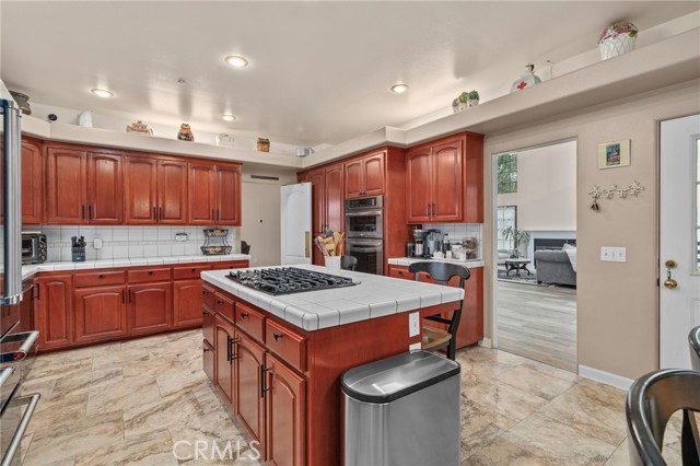 Detail Gallery Image 15 of 60 For 334 Lakeside, Redlands,  CA 92373 - 4 Beds | 4 Baths