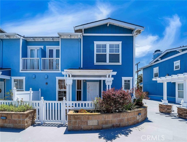 205 Aviation Place, Manhattan Beach, California 90266, 3 Bedrooms Bedrooms, ,3 BathroomsBathrooms,Residential,Sold,Aviation,SB23079052