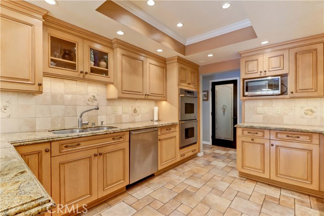 Detail Gallery Image 15 of 53 For 2711 Sweetbriar Dr, Claremont,  CA 91711 - 4 Beds | 2/1 Baths