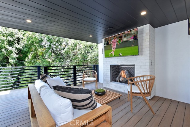 Detail Gallery Image 30 of 68 For 13327 Cheltenham Dr, Sherman Oaks,  CA 91423 - 4 Beds | 5/1 Baths